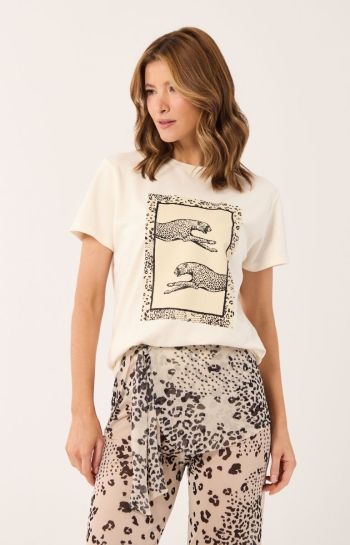 T-SHIRT BEATRIZ ONÇA P&B