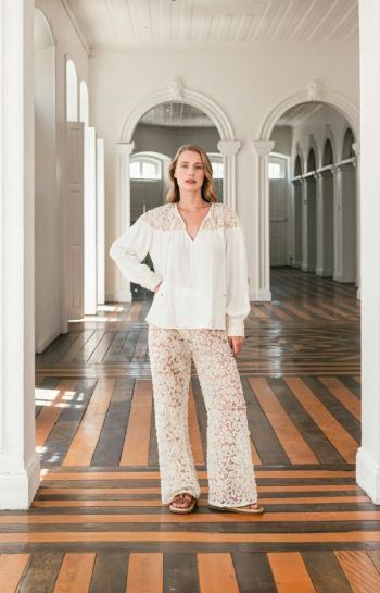 CALÇA MARTA OFF COM DOURADO